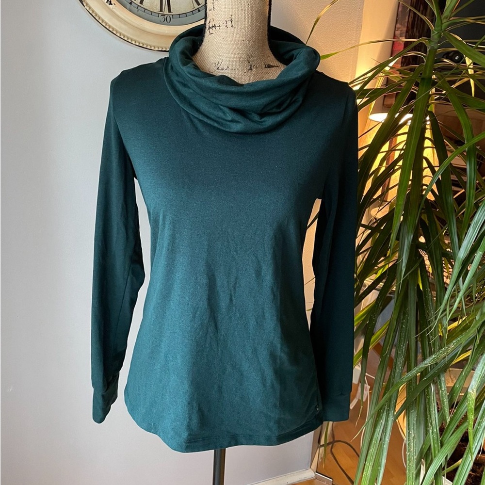 NWOT  Olive Green Active Sweatshirt